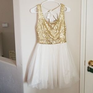 Gold sequin party dress. Perfect for homecoming.